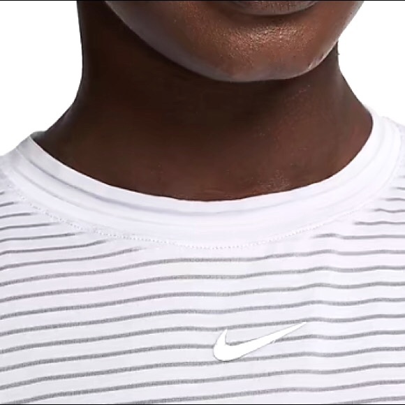 Cropped Long Sleeve Top by Nike White Size 8/10 - Picture 3 of 6